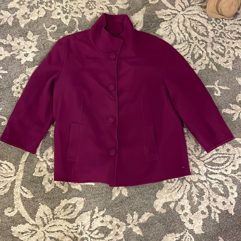 vintage style button up jacket

Need to down size my closet - Picture 3 of 7